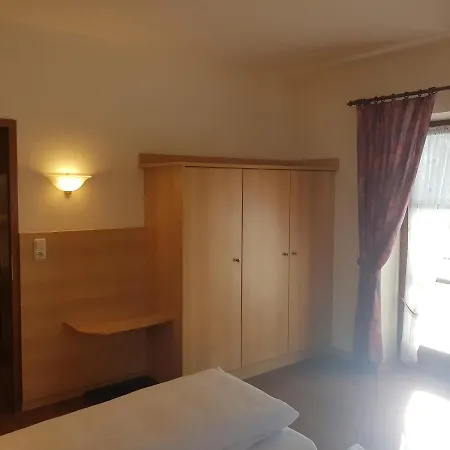 Bed & Breakfast La Ristorante Pizzeria Garni 3*