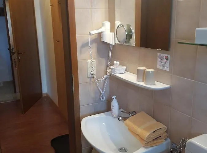 Bed & Breakfast La Ristorante Pizzeria Garni Ohlstadt