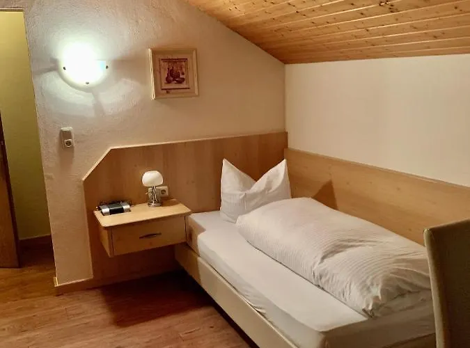 Bed & Breakfast La Ristorante Pizzeria Garni 3*